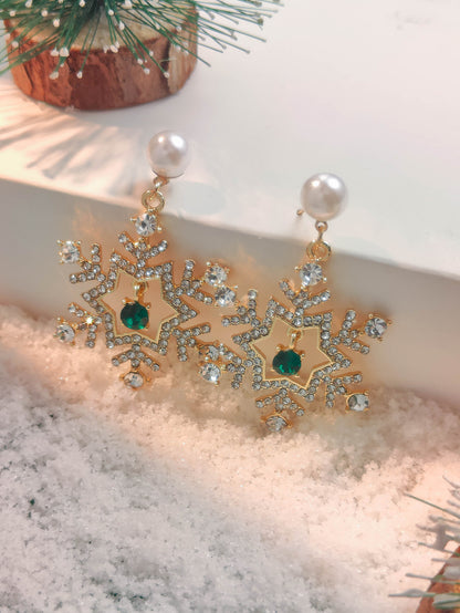 Elegant 18K Gold Christmas Snowflake Stud Earrings