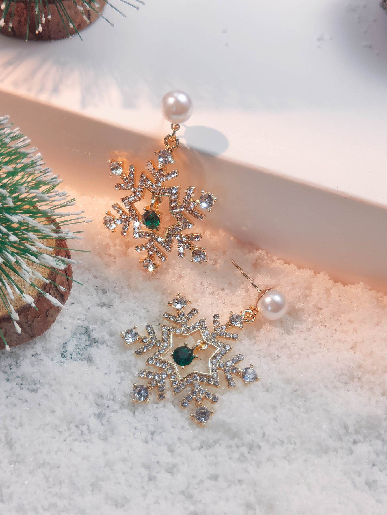 Elegant 18K Gold Christmas Snowflake Stud Earrings