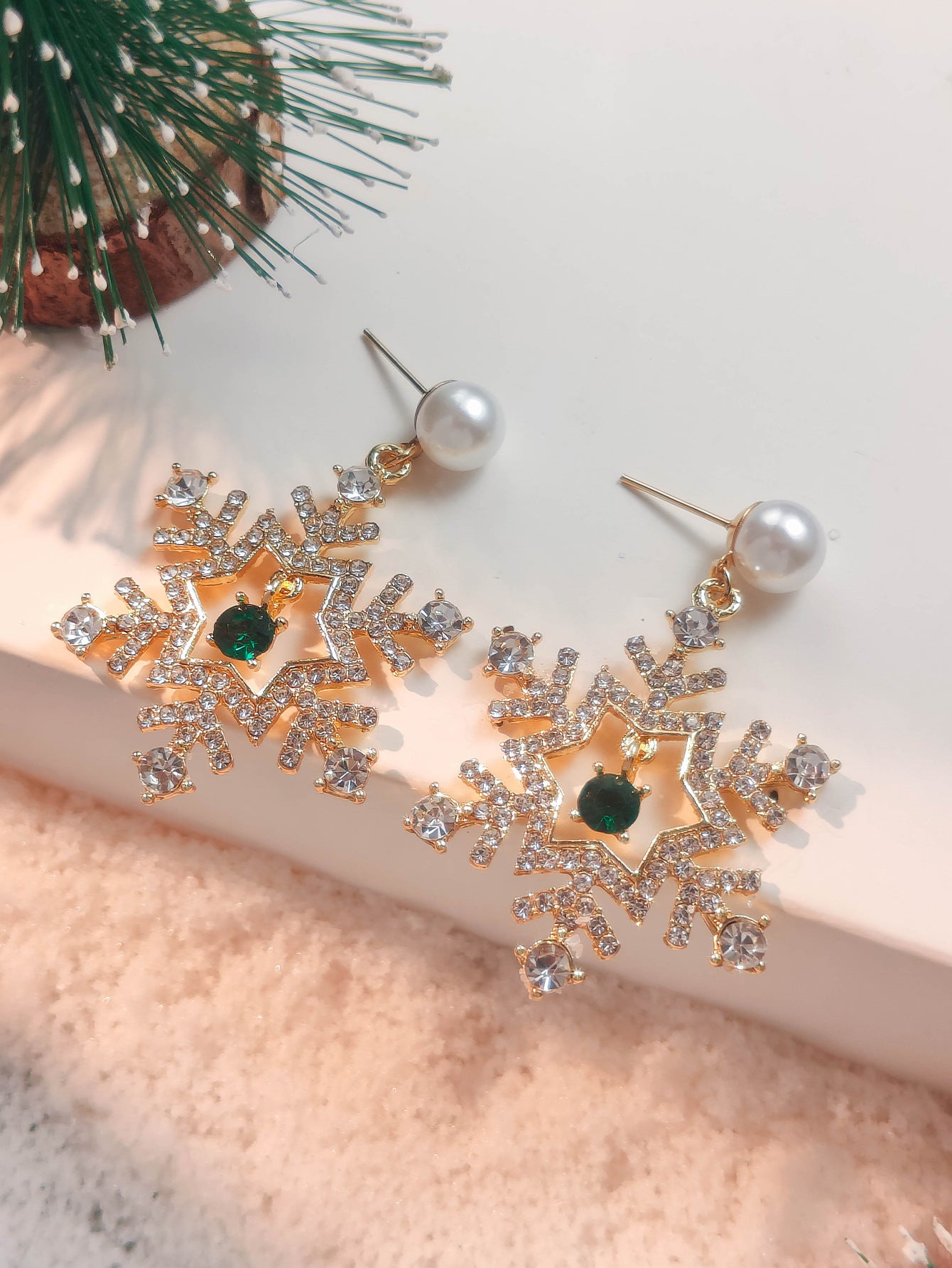 Elegant 18K Gold Christmas Snowflake Stud Earrings